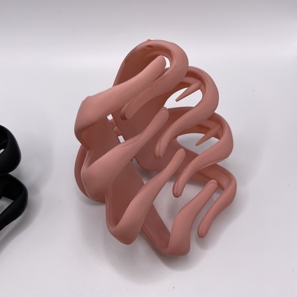 Large Hair Claw Clips 4 PCs assorted colors matte - Picture 7 of 7